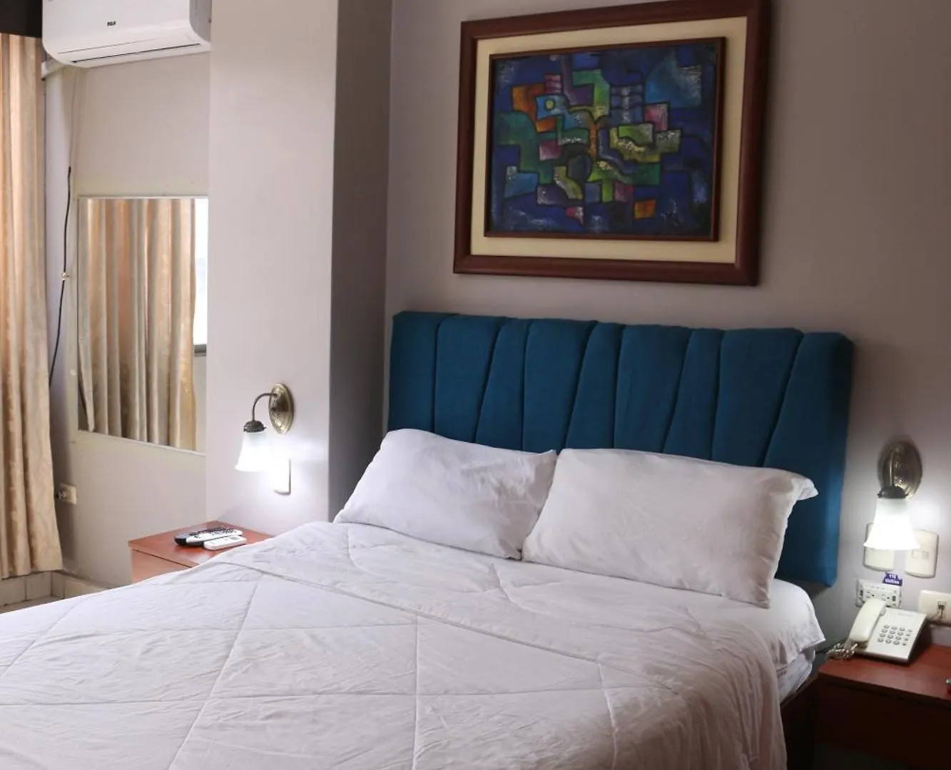 Tropical Inn Hotel グアヤキル