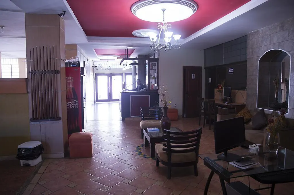 Tropical Inn Hotel グアヤキル