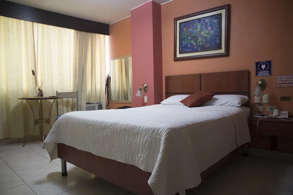 Tropical Inn Hotel グアヤキル