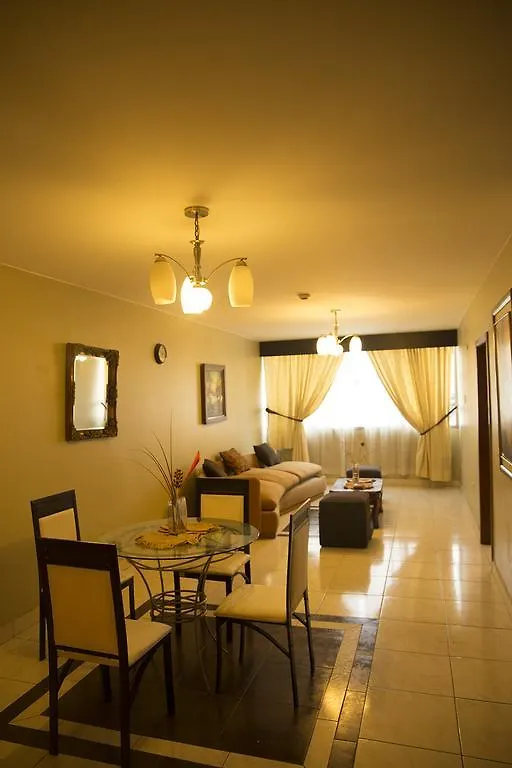 Tropical Inn Hotel グアヤキル