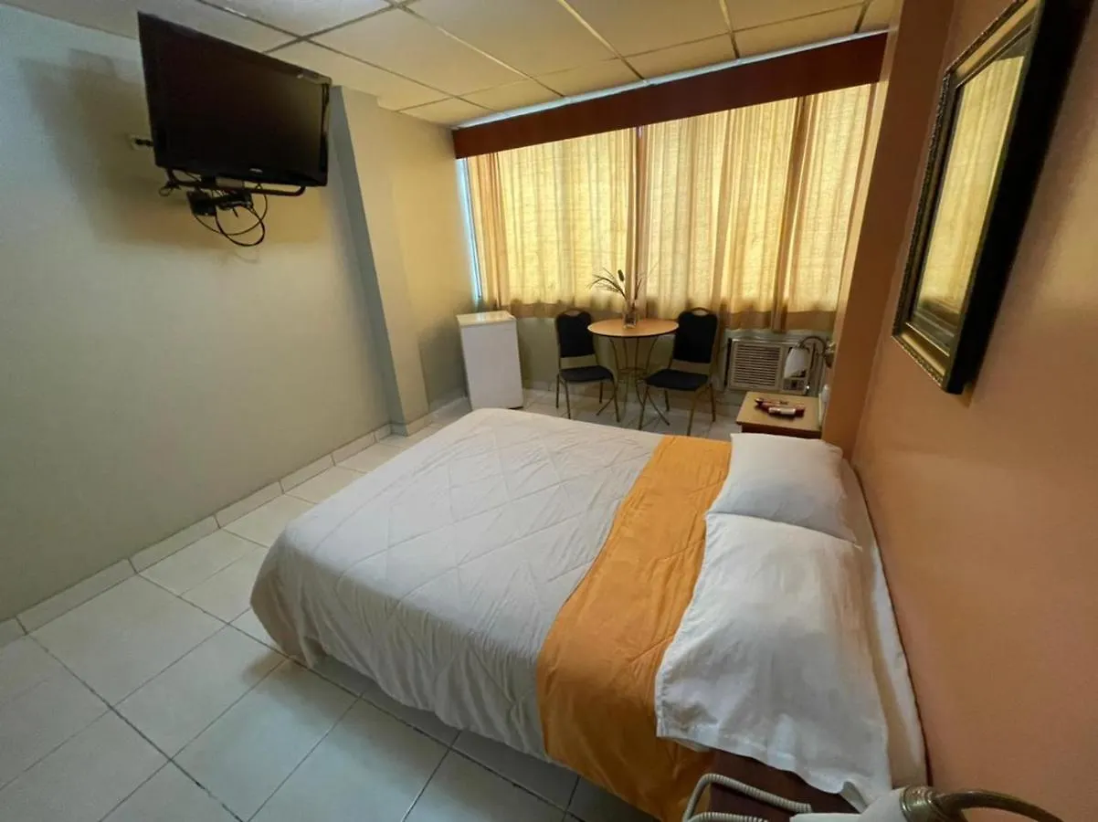 Tropical Inn Hotel Γκουαγιακίλ