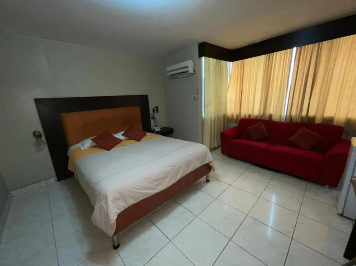 Tropical Inn Hotel Γκουαγιακίλ 2*,