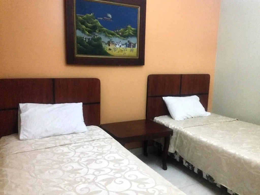 **  Tropical Inn Hotel Ecuador