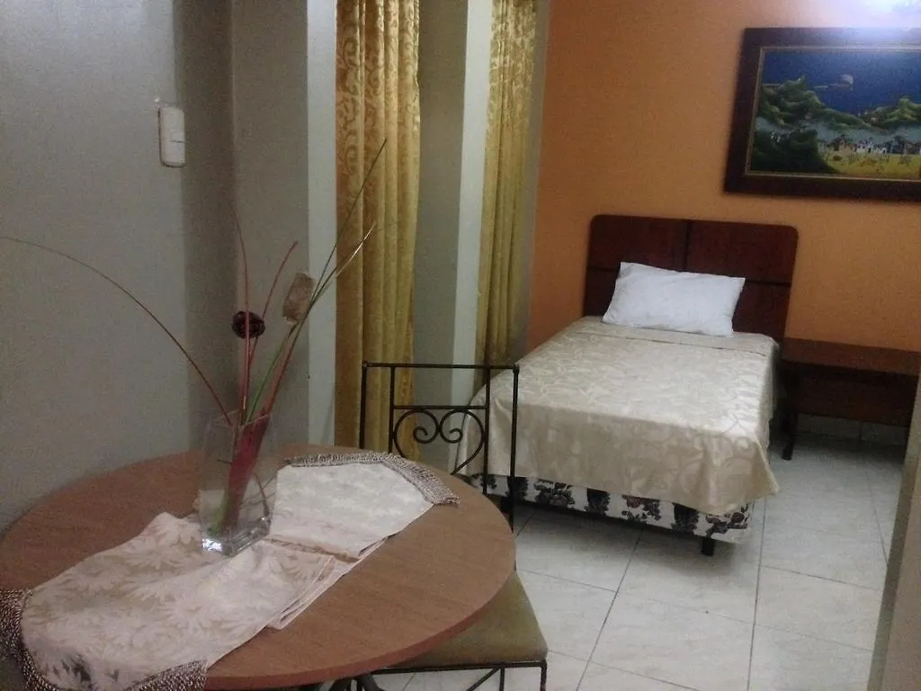 Tropical Inn Hotel Γκουαγιακίλ