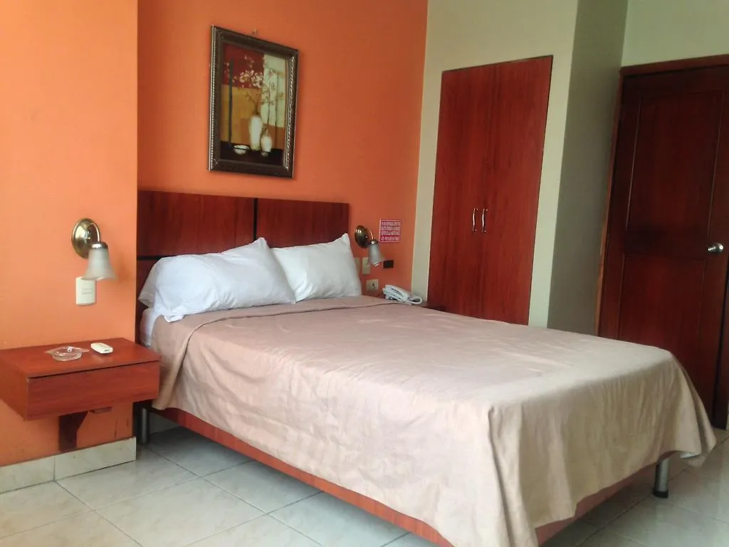 **  Tropical Inn Hotel Γκουαγιακίλ Ισημερινός