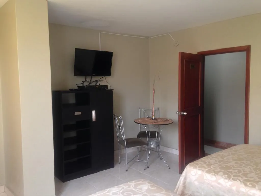 Tropical Inn Hotel Γκουαγιακίλ