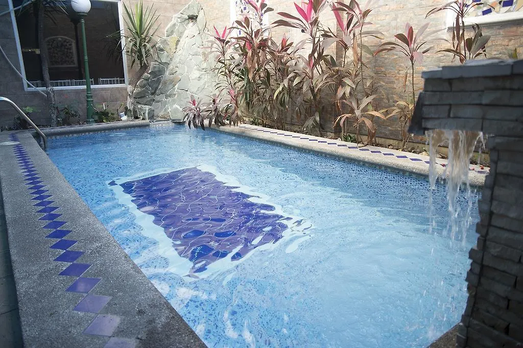 Tropical Inn Hotel Γκουαγιακίλ