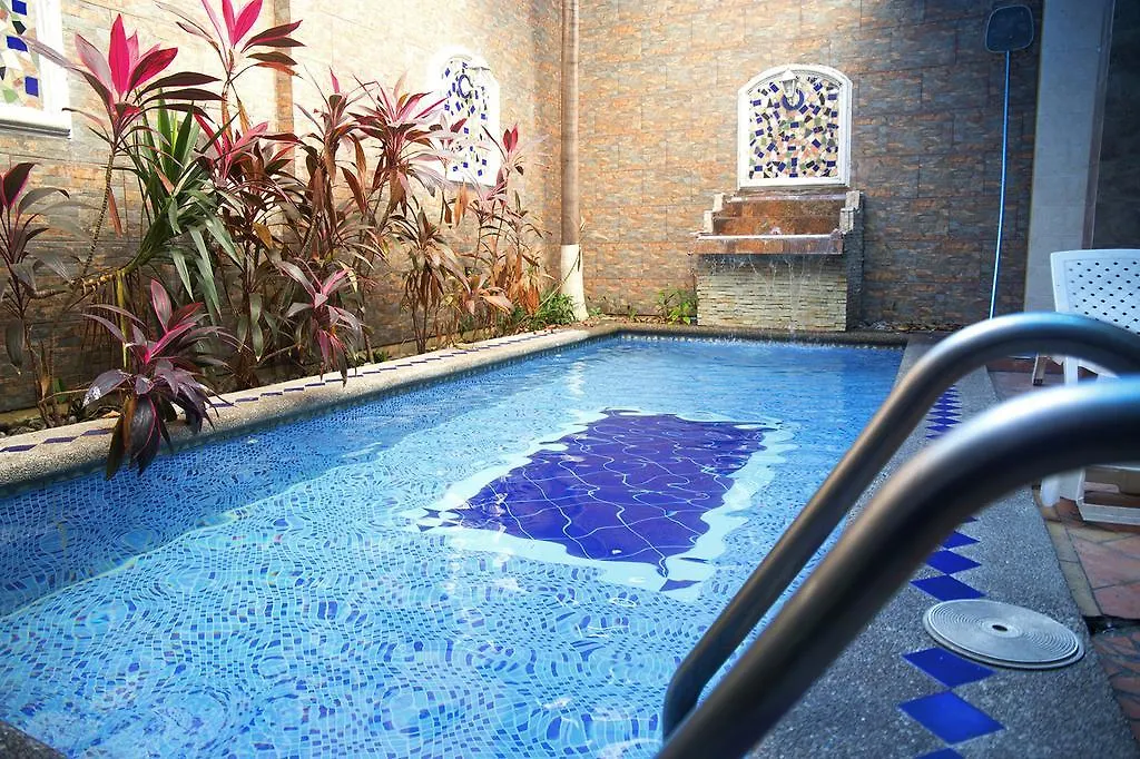 Tropical Inn Hotel Γκουαγιακίλ 2*,