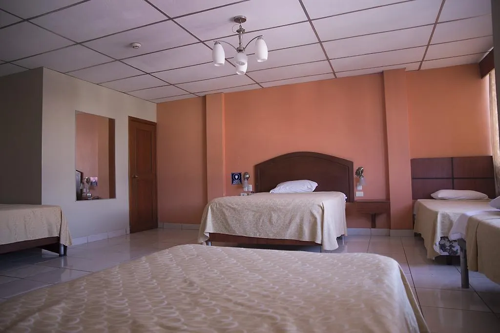 Tropical Inn Hotel Γκουαγιακίλ