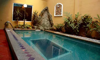Tropical Inn Hotel Γκουαγιακίλ