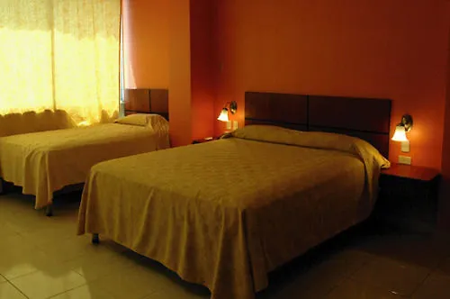 Tropical Inn Hotel Γκουαγιακίλ 2*,  Ισημερινός