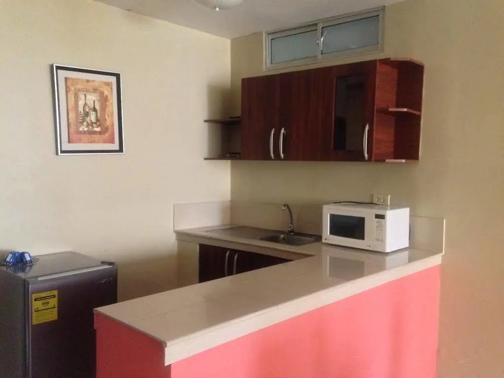 Tropical Inn Hotel Γκουαγιακίλ